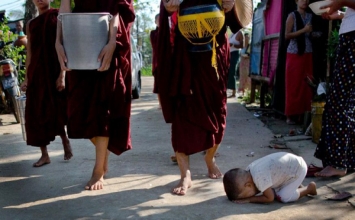 Myanmar: Quốc gia Phật giáo hào phóng nhất thế giới